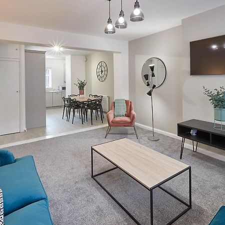 Host & Stay - Endeavour Apartments Уитби Екстериор снимка