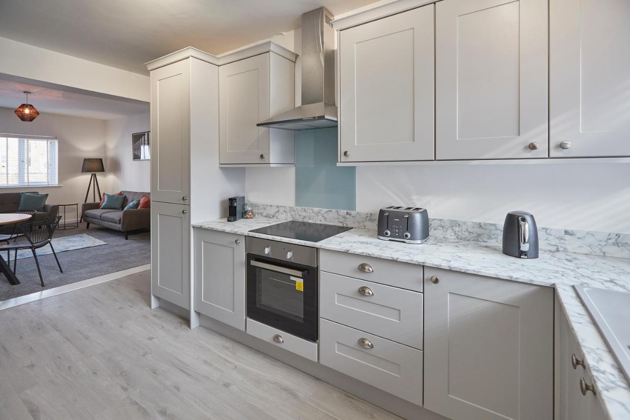 Host & Stay - Endeavour Apartments Уитби Екстериор снимка