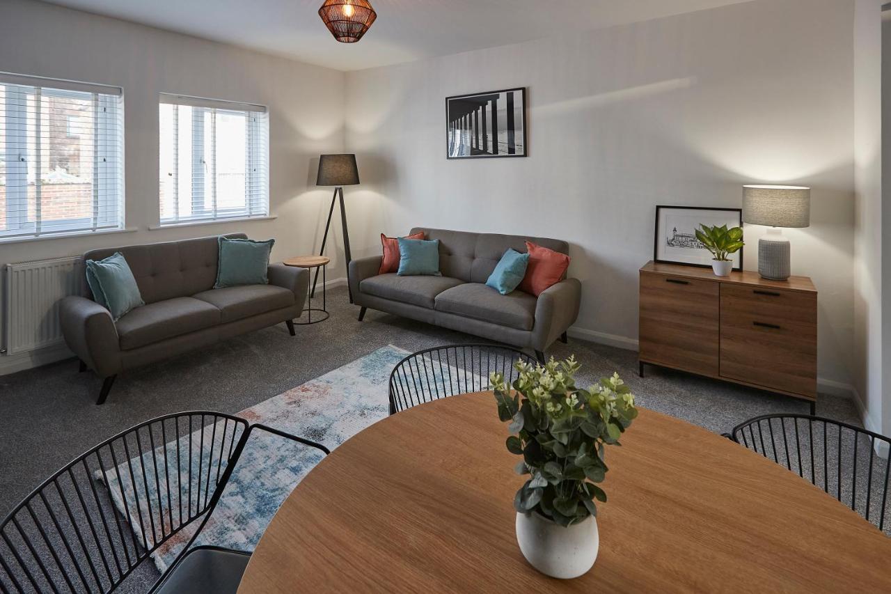 Host & Stay - Endeavour Apartments Уитби Екстериор снимка