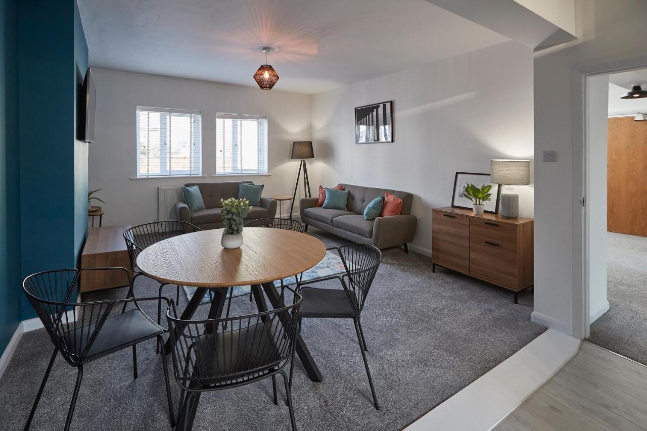 Host & Stay - Endeavour Apartments Уитби Екстериор снимка