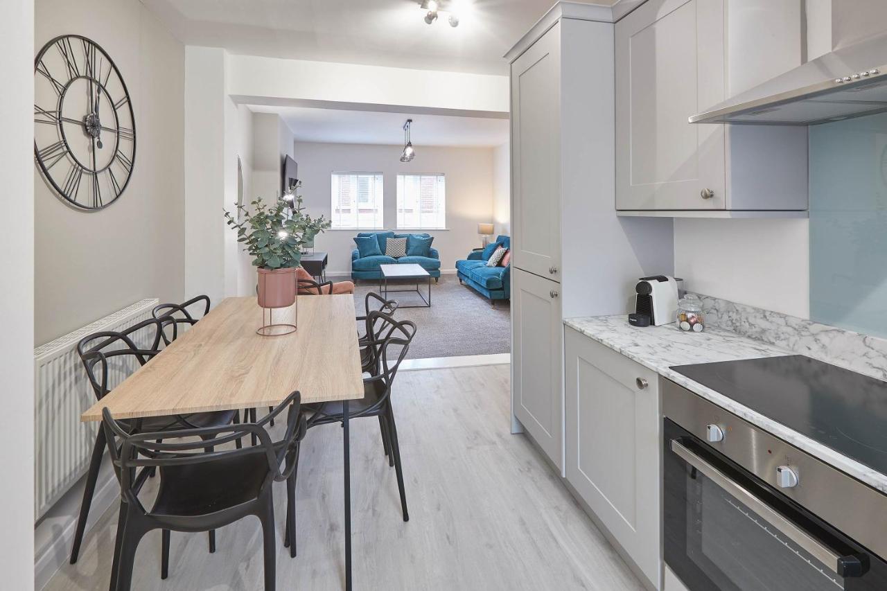 Host & Stay - Endeavour Apartments Уитби Екстериор снимка